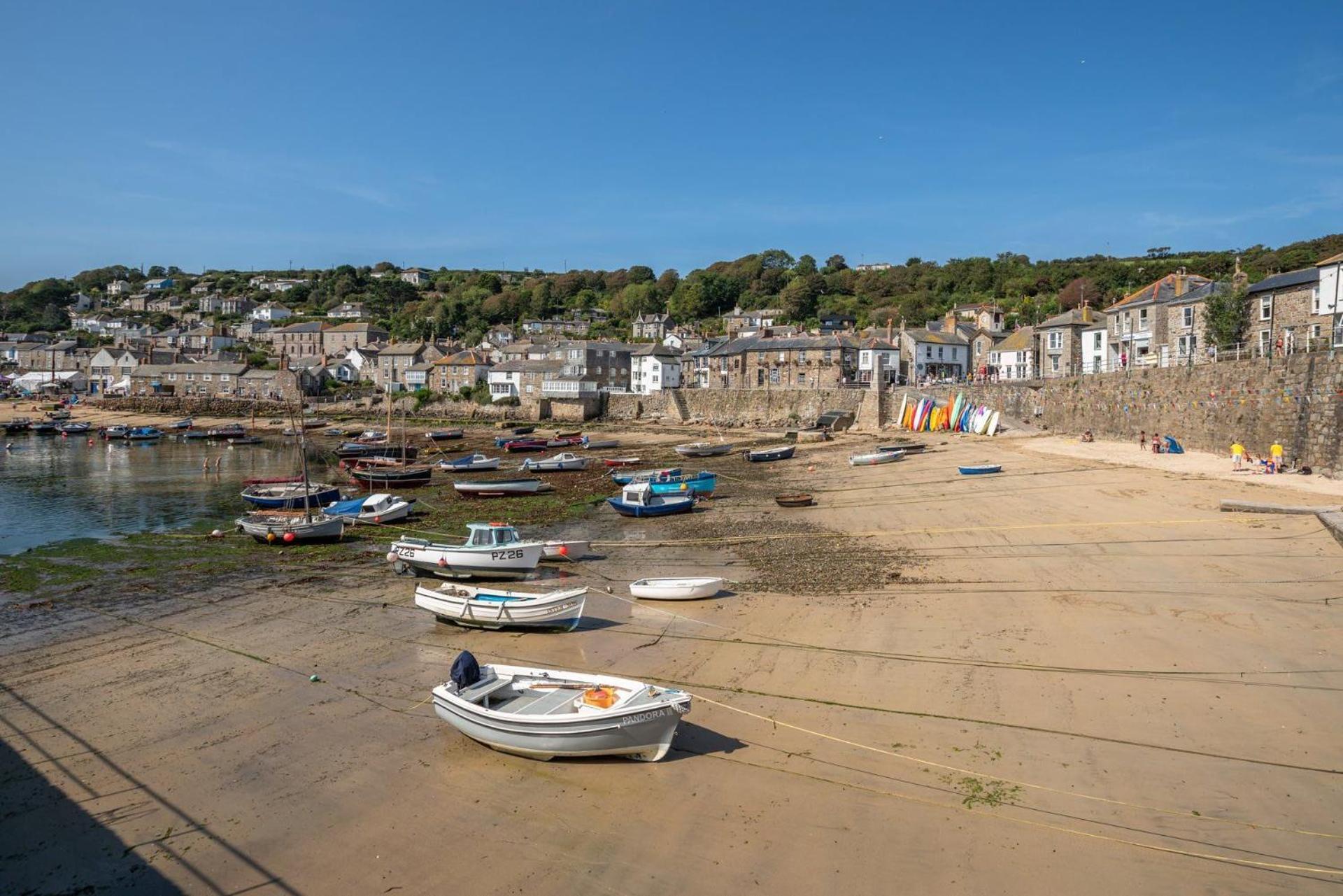 Gull's Nest * Mousehole